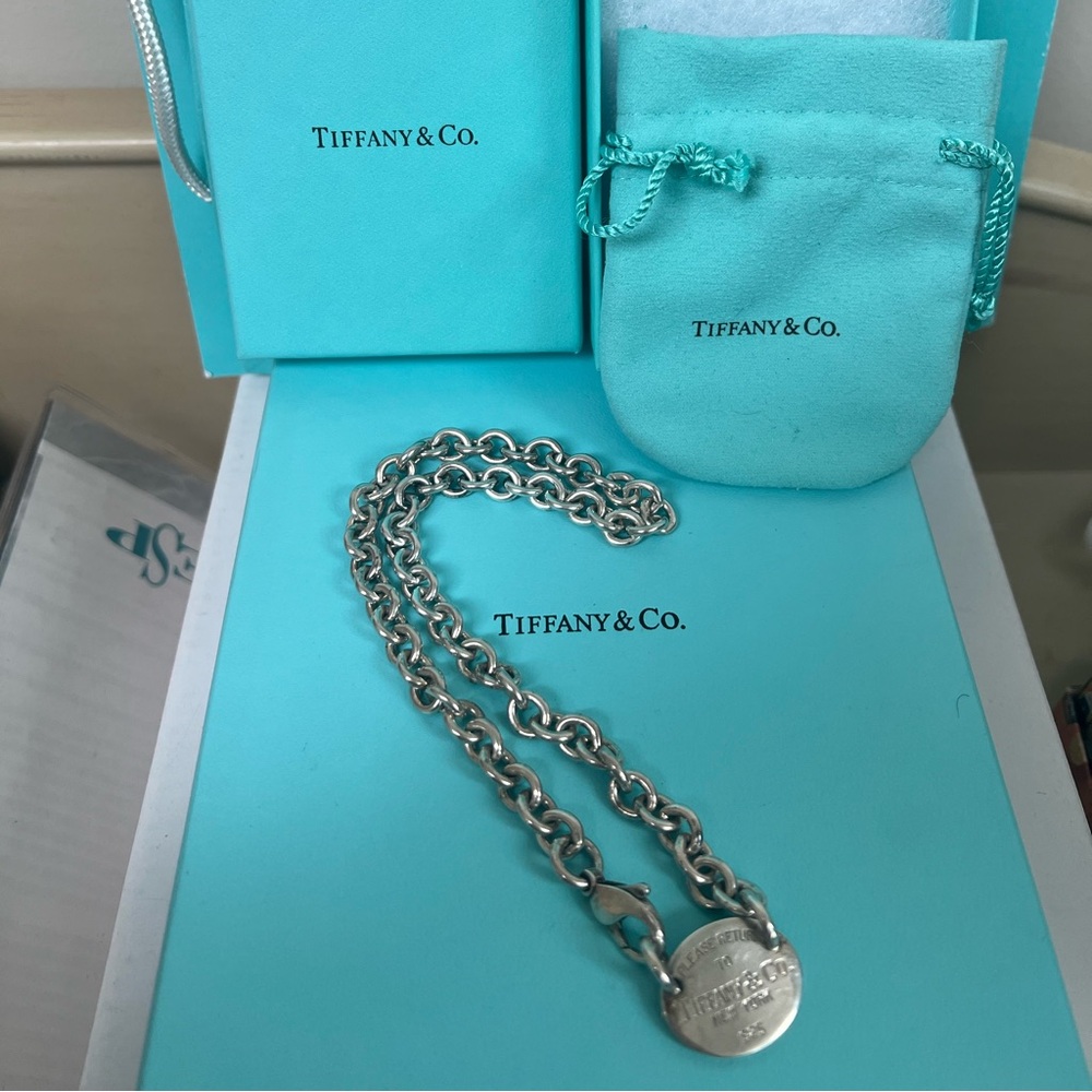 Tiffany & Co. Silver Chain link oval tag Necklace - Picture 3 of 7